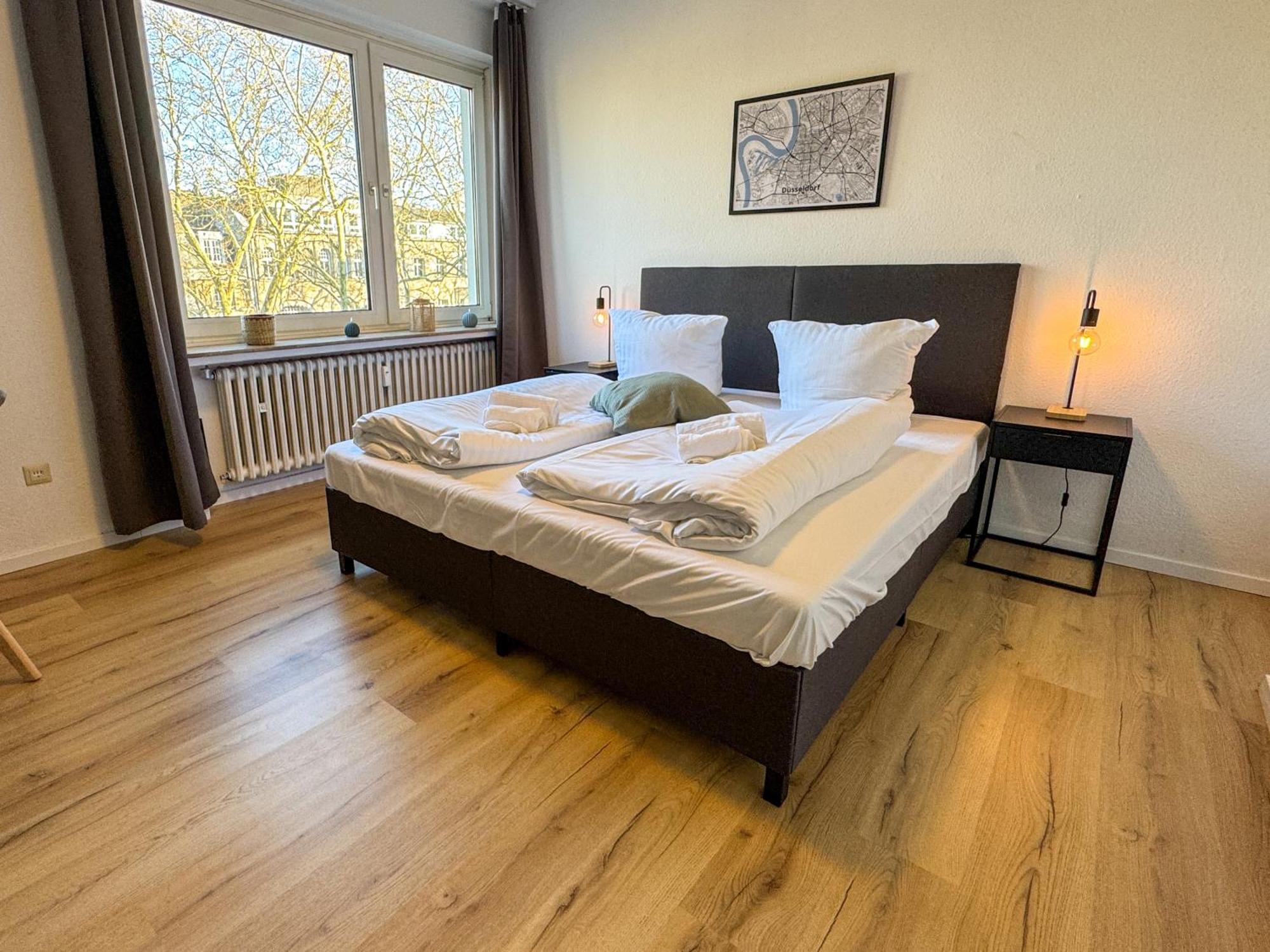Apartment Duesseltal Messe 100Qm Düsseldorf Esterno foto